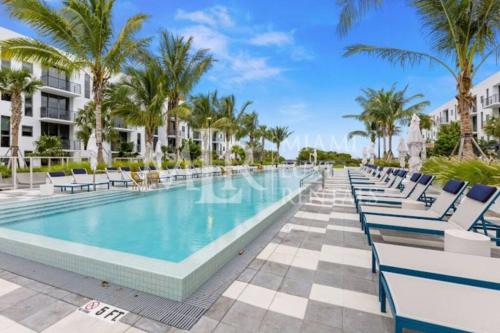Luxury Getaway in Miami Sleeps 3 Getaway with Pool - Prime Location in Miami, USA