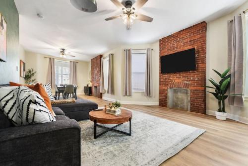 6BR Urban Oasis ,BBQ, Game, Free Parking,Shadyside in Pittsburgh, USA