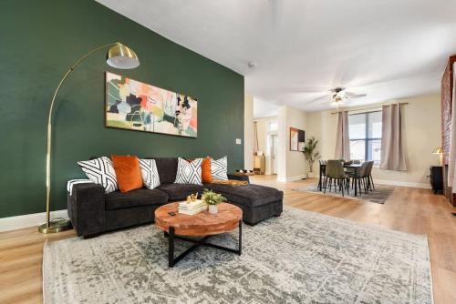 6BR Urban Oasis ,BBQ, Game, Free Parking,Shadyside in Pittsburgh, USA