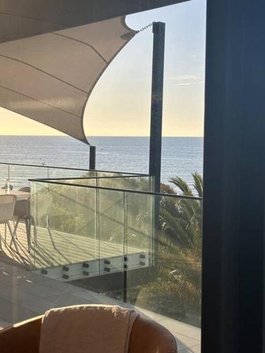 Adelaide - Upmarket Ocean Front Home - Esplanade Location