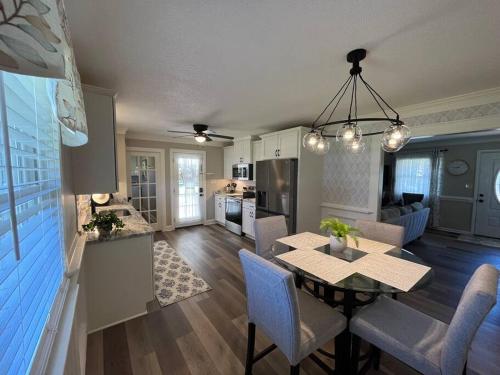 Delightfully Dunn in ดันน์ (NC)