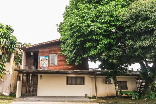 Exterior view, Cabinas Lupita in La Fortuna