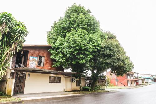 Exterior view, Cabinas Lupita in La Fortuna