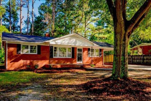 Just Like Home ! Neighboring Holly Springs in Fuquay-Varina, USA