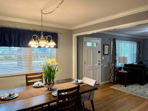 Just Like Home ! Neighboring Holly Springs in Fuquay-Varina, USA