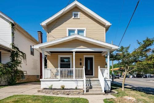 Covington KY Entire House with private parking in Covington, USA