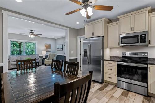 Modern Retreat with Power & Water, MTR Option Also in Mars Hill, USA