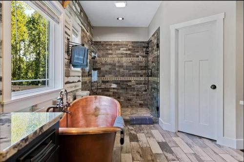 Modern Retreat with Power & Water, MTR Option Also in Mars Hill, USA