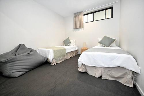 Beach & Shops at Your Doorstep - Buddina Escape, Buddina (photo 6)