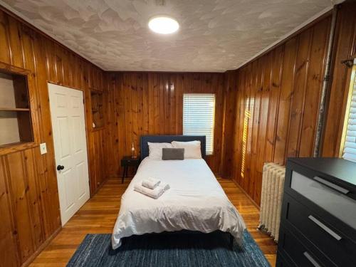 JxnBnB BIG Cozy Oasis In the Southshore of Boston in Brockton, USA