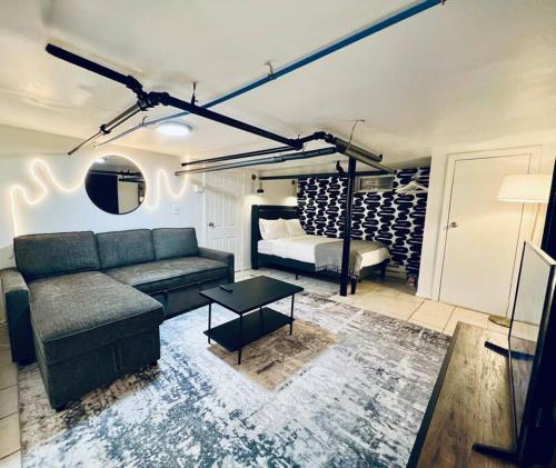 JxnBnB BIG Cozy Oasis In the Southshore of Boston in Brockton, USA