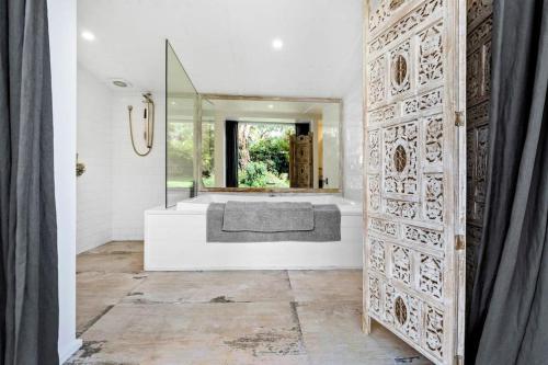 The Yak Shack- 200m to the Beach