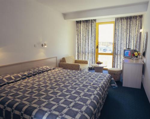 Continental Park Hotel – Sunny Beach, WY