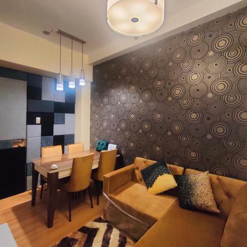 Comfort zone's staycation Trees Residences near SM Fairview T5-645, Manille