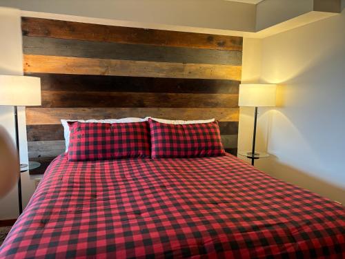 Slope-side Snowshoe Village Condo in Snowshoe, USA