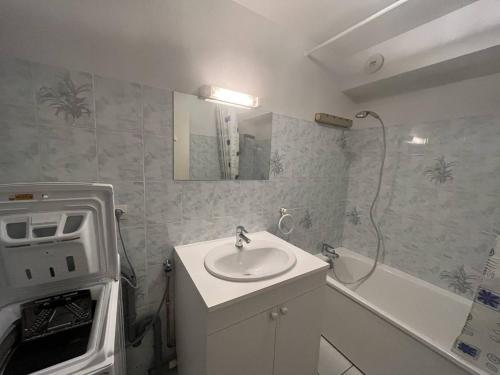 Charmant Appartement à Cauterets - Confort et Accueil Chaleureux - FR-1-812-101 - image 2