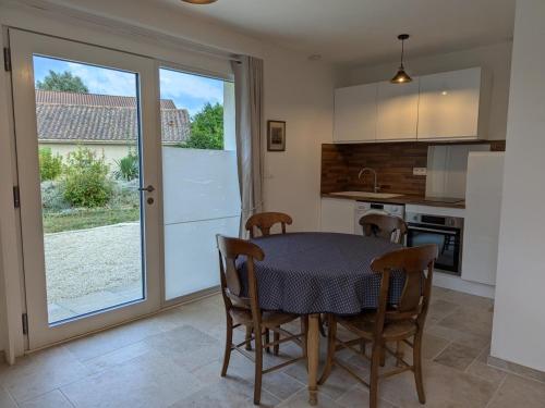 Studio moderne avec WiFi et parking à Baignes - FR-1-653-270 (Studio moderne avec WiFi et parking a Baignes - FR-1-653-270) in Baignes-Sainte-Radegonde