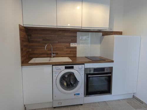Studio moderne avec WiFi et parking à Baignes - FR-1-653-270 (Studio moderne avec WiFi et parking a Baignes - FR-1-653-270) in Baignes-Sainte-Radegonde