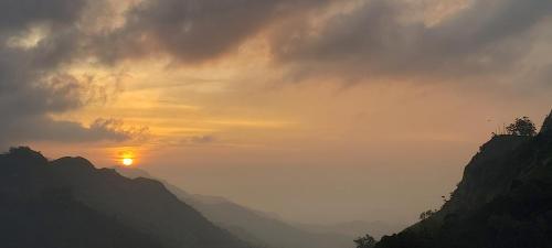 Double Room with Mountain View image 9