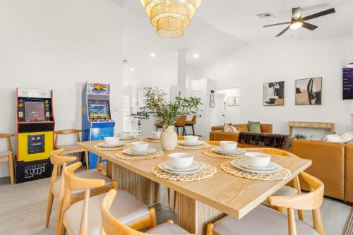 Spacious 5 Bedroom House with Heated Pool and Jacuzzi, Las Vegas (zdjęcie 6)