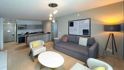 One-Bedroom Suite image 1