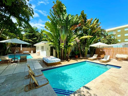 Islands Inn on the Drive - Poolside Paradise - Queen Bed - B2 in Fort Lauderdale, USA