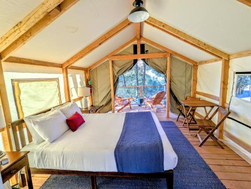 Wildhaven Yosemite Glamping in มาริโปซา (CA)