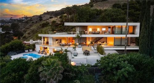 # Marbella Lane - Serene Vista Villa in Beverly in Los Angeles, USA