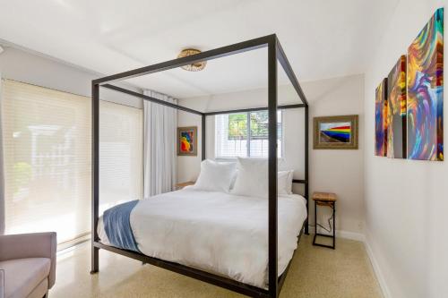 Private Oasis with Resort Perks: LGBTQ+ Retreat in Fort Lauderdale, USA