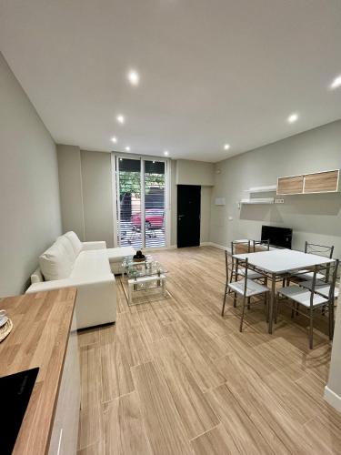 2 bedrooms, 3 beds