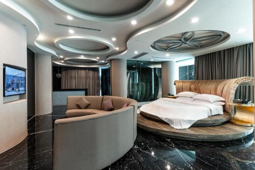 room detail thumbnail 0
