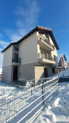 Unterkunft von außen, Ski Deki in Pale