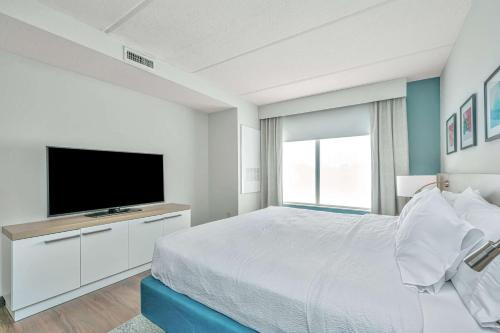 1 king bed, 1 sofa bed