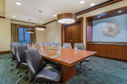 Embassy Suites Houston - Downtown - image 12