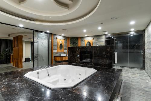 歐悅連鎖精品汽車旅館 - 新營館 | 去趣 chicTrip