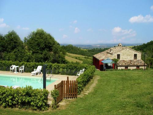  Belvilla by OYO Spacious VIlla in Treia with Pool in Avenale