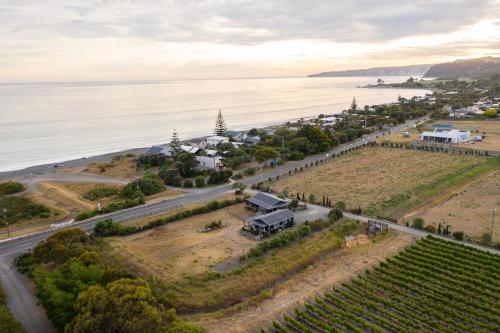 Beach Front Wine makers cottage in Haumoana