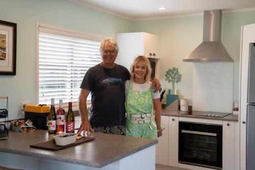Beach Front Wine makers cottage in Haumoana