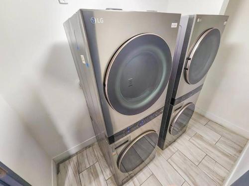 King Bed brand new Oasis minutes to Brickell in Miami, USA