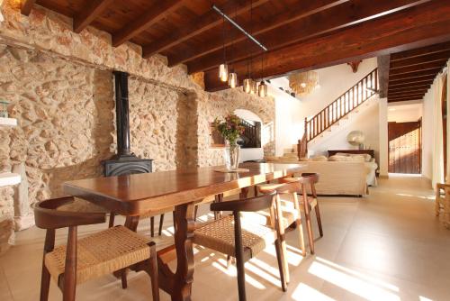 Bennassar - Tap to explore photos