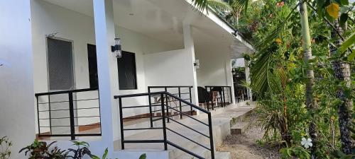 S&Rs Cottages And Rentals, Mambajao