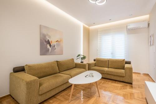 Dream Athens Stay Cozy 3BR with balcony, Athen
