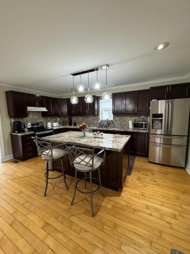 . Uxbridge luxury cottage