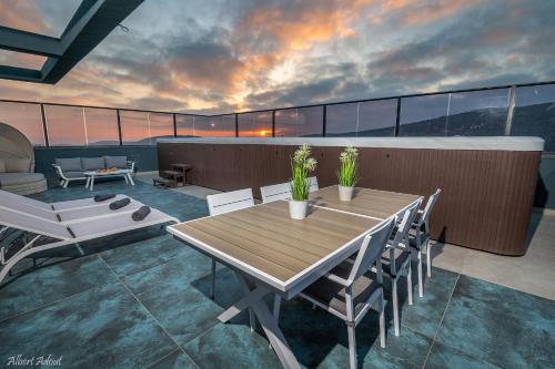 Iekārtas, Naomi Boutique Suites in Netu'a