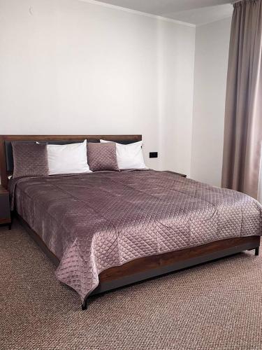 "Озерний край" ("Озернии краи") in Pustomyty