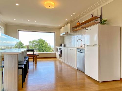 Cosy family house in Massey with Good View, Auckland