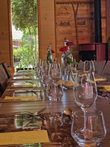 مطعم, Le Silence du Midi in كوموس