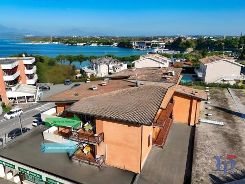 Peschiera Fantasy Apartment's DesenzanoLoft Official Partner Homes & Villas by Marriott Bonvoy 2