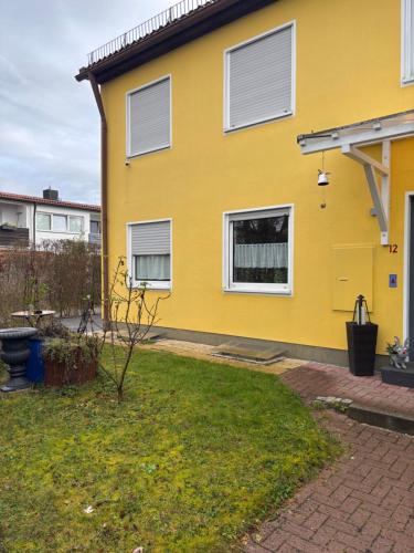 1 Privatzimmer möbliert gut ausgestattet und gute Anbindung Bus Bahn (1 Privatzimmer mobliert gut ausgestattet und gute Anbindung Bus Bahn) in Ottobrunn