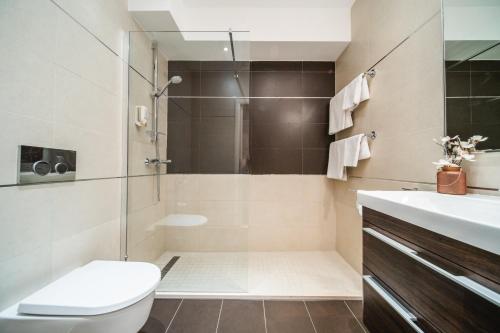 Celenga Apartments with Free Parking - image 2